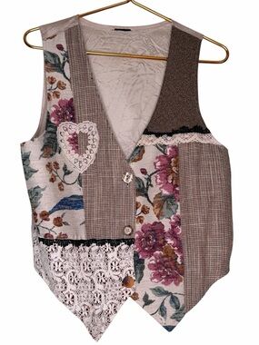 Vintage 90s Patchwork Floral Lace Button Vest in Taupe and Pink